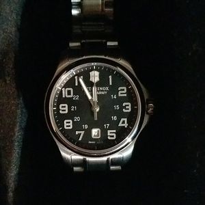 Womans Swiss Army VICTORINOX *NEW*